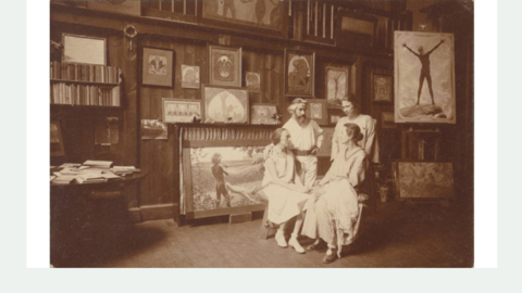 Fidus in seinem Atelier in Woltersdorf Mitte der 1930er Jahre – hinter ihm hängt das Bild „Tröstender Schoß“ Fidus in seinem Atelier in Woltersdorf Mitte der 1930er Jahre – hinter ihm hängt das Bild „Tröstender Schoß“